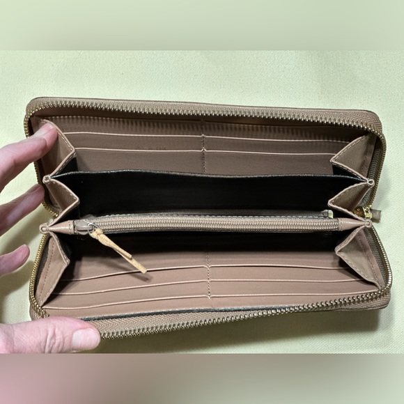 Gucci Wallet - Picture 6 of 14